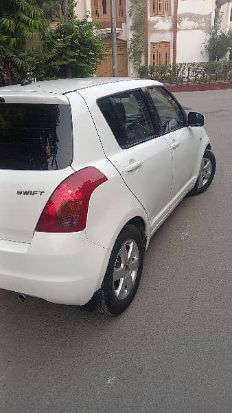 Suzuki Swift Dlx 2012/2013. 8