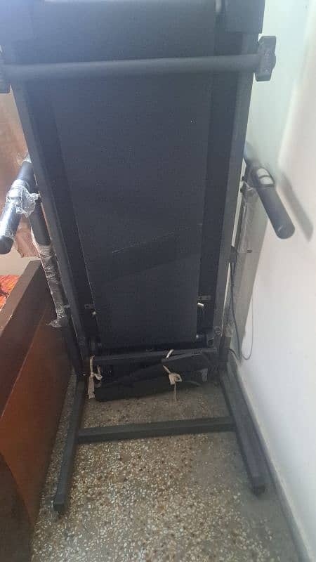 SLIM LINE BODY FIT TREADMIL FOR SALE(paiso pa baat hosaktii ha) 1