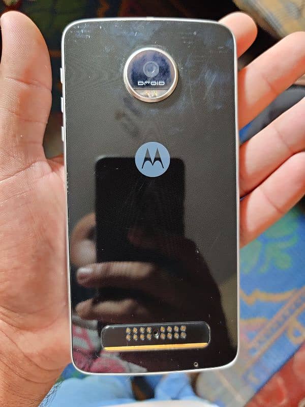 Moto Z play Droid 2