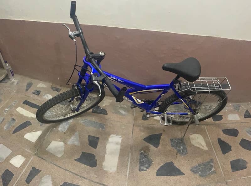 ROMAN BIKE FOR SALE 10 BYE 10 CONDITION 7