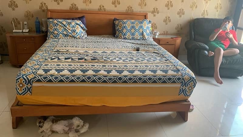 i m selling my full bed room set without mattress 1