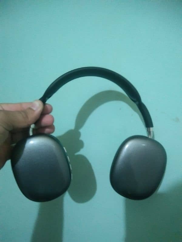 P9 wireless headphones 2