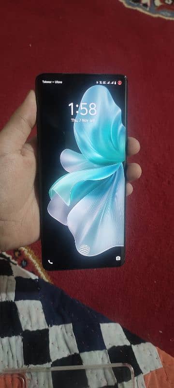 Vivo v30 5g,  12, 256gb (Full warranty remaining) 5