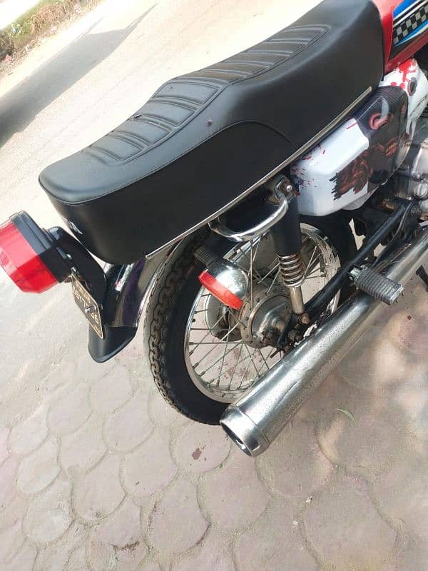 HONDA 125 2023 MODEL FOR SALE IN GOOD CONDITION 8