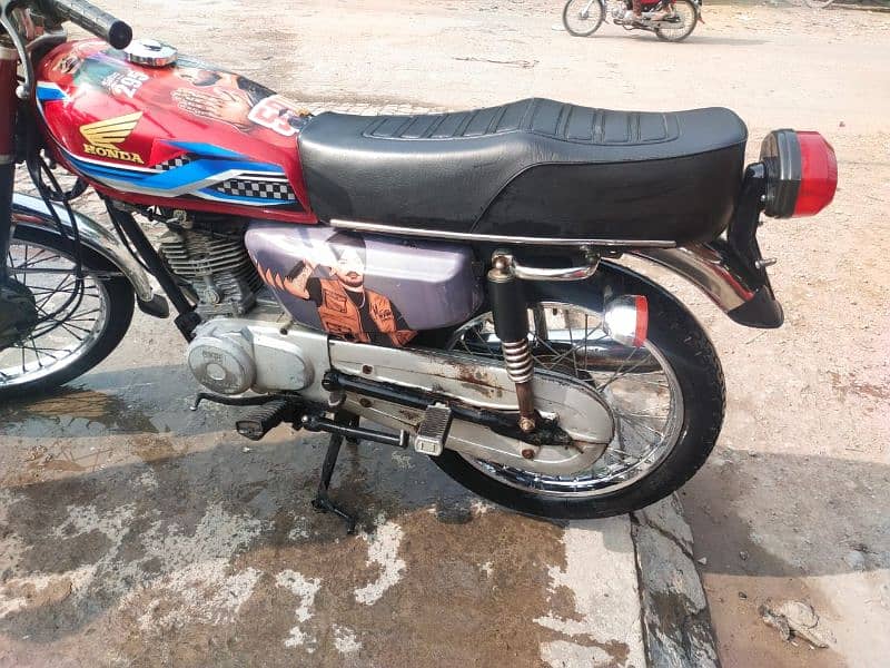 HONDA 125 2023 MODEL FOR SALE IN GOOD CONDITION 9