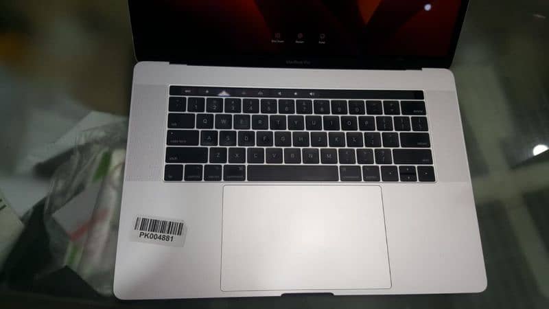 MacBook Pro 2017 i7 16 GB 512 SSD Touch ID Touch Bar version 3