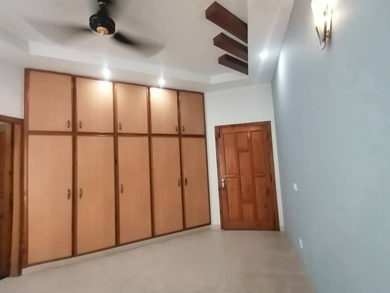 DHA 1 Kanal Awesome Upper Portion For Rent In Phase 5 15