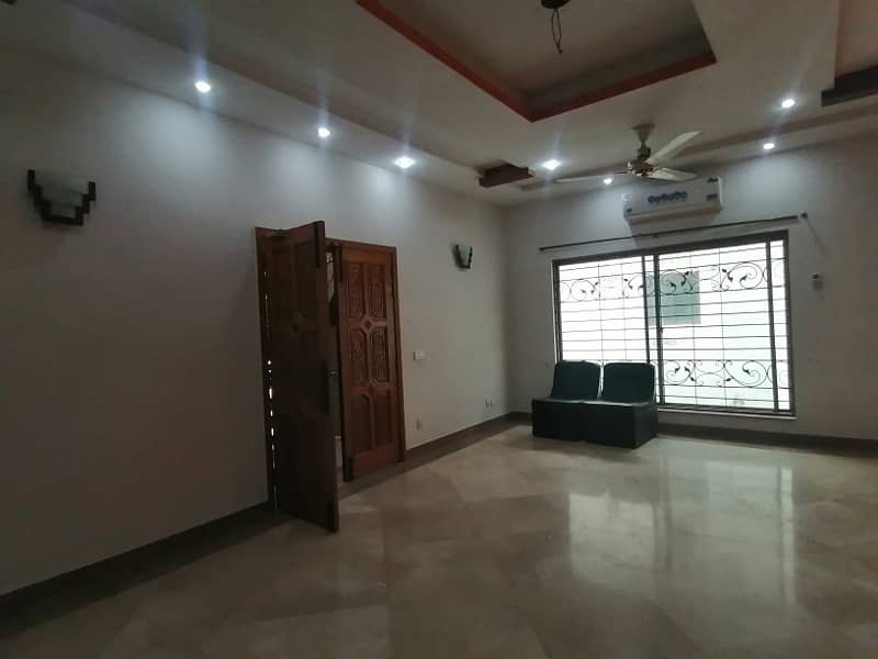 DHA 1 Kanal Awesome Upper Portion For Rent In Phase 5 22