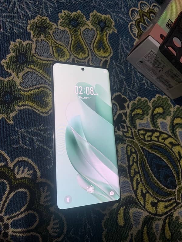 infinix zero 30 256gb 16+5gb 3 month warranty 3