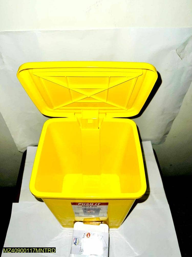 Step-Pedal Waste Dustbin 2