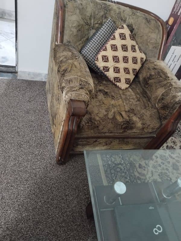 best deal of sofa set slightly negotiable 3