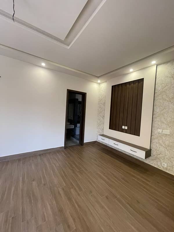 Upper Portion For Rent In Rs. 75000 3