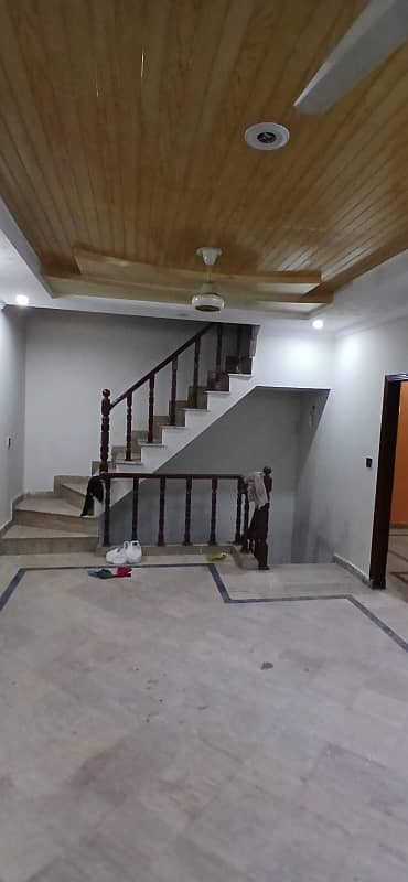 5 marla upper portion for rent near emporium 0