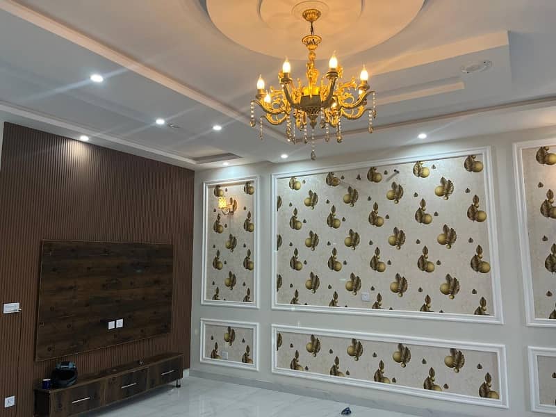 1 Kanal House For sale Available In NFC 1 8