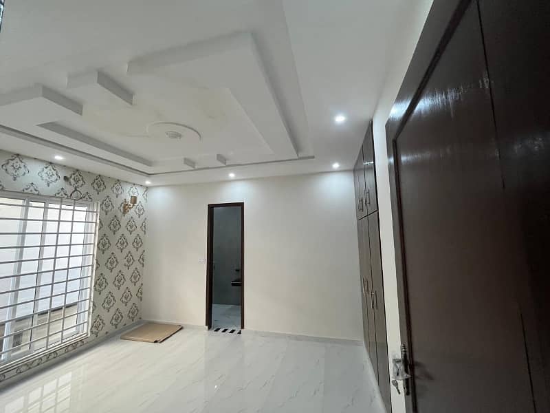 1 Kanal House For sale Available In NFC 1 10