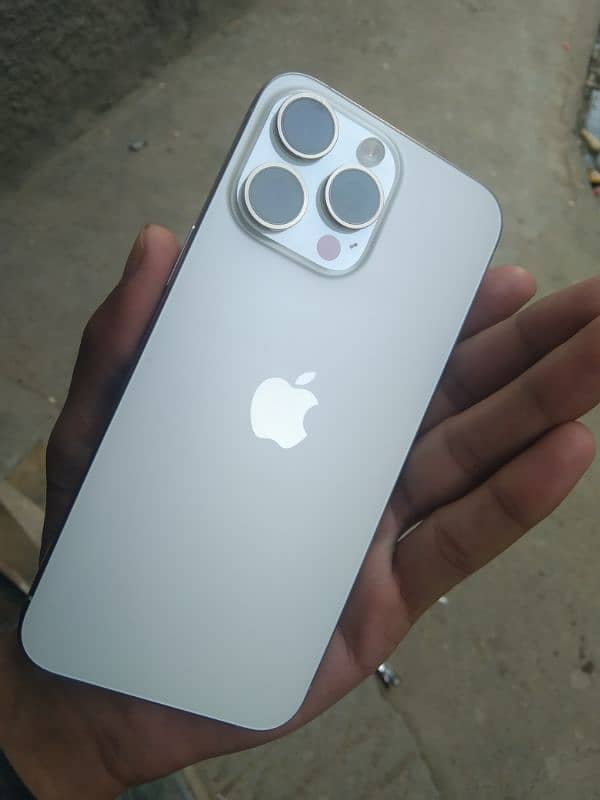 iphone 15 pro max 256gb jv non pta White titanium 0