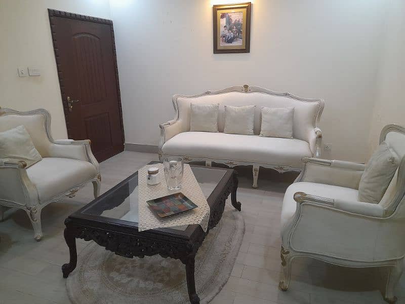 5 seater Sofa Set with free cushions 2