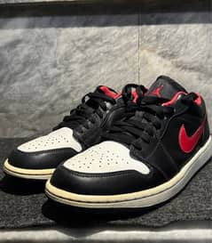 N*ke A*j1 Low Black Fire Red