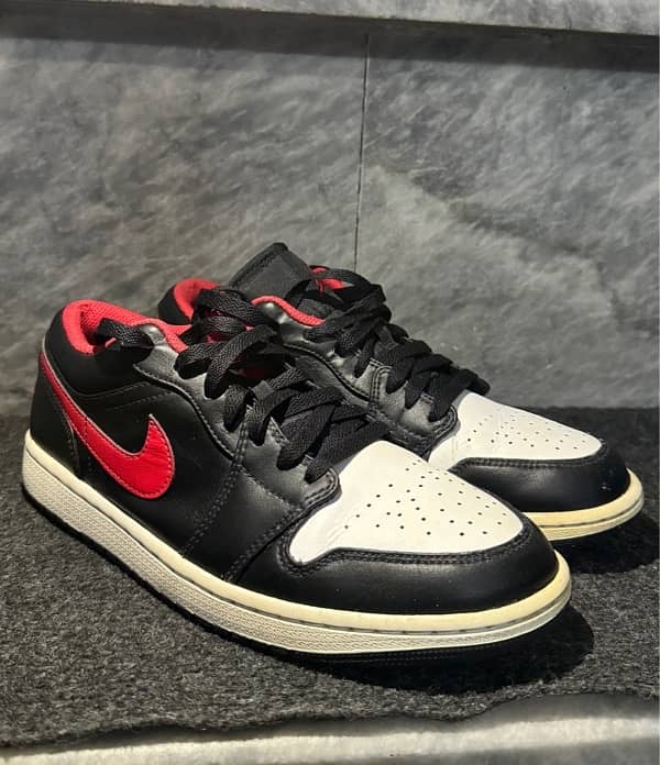 N*ke A*j1 Low Black Fire Red 1