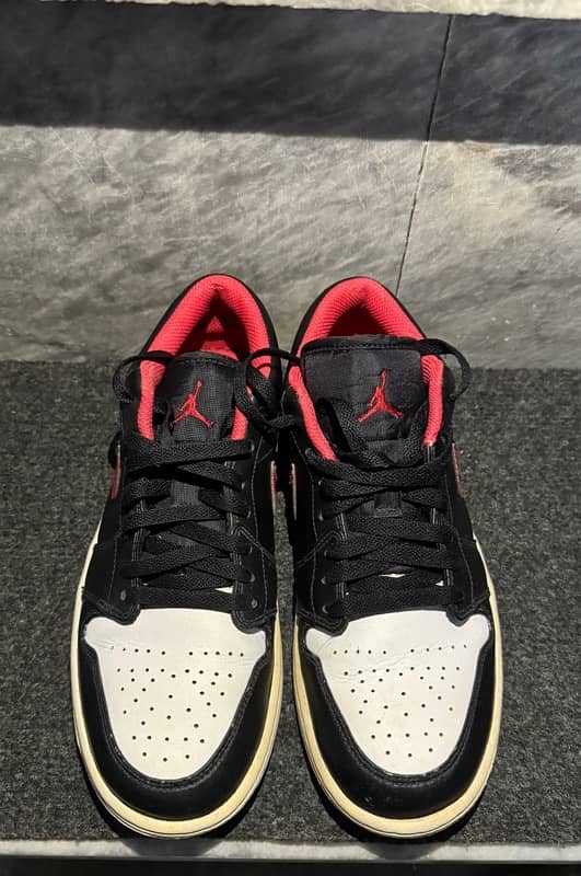 N*ke A*j1 Low Black Fire Red 3