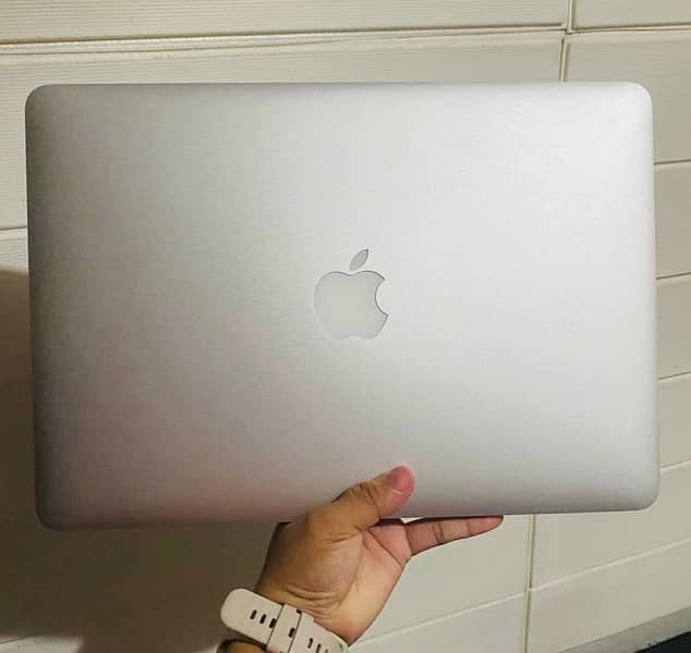 APPLE MACBOOK AIR (2015) 8/128gb FLASH SSD STORAGE 1