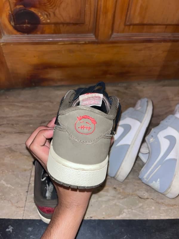 nike Travis scott and nike dunks low gray 9