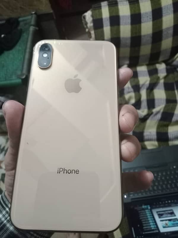 iphone Xs gold 10/10 condition non pta 4