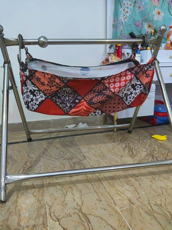 baby swing with new cloth 0