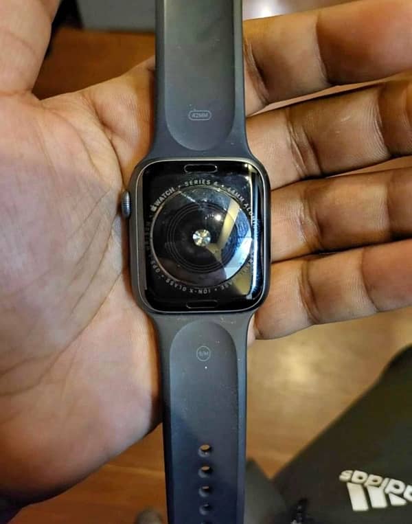 Apple Watch Series 4 44mm 1