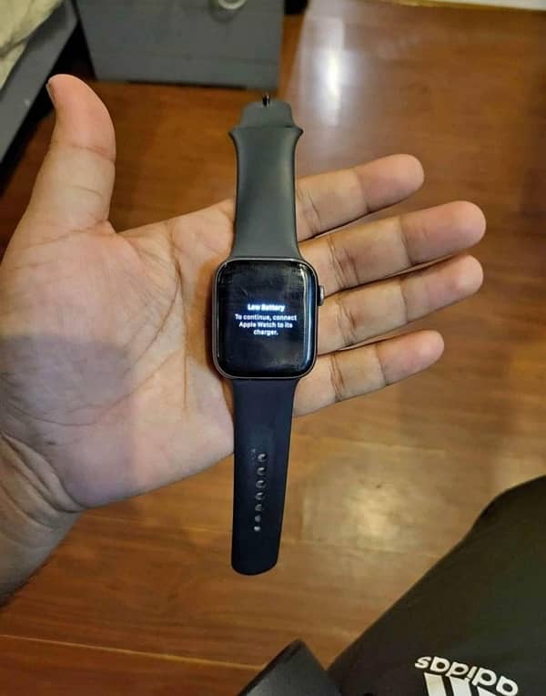 Apple Watch Series 4 44mm 2