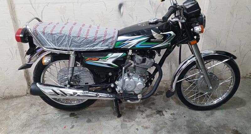 Honda CG 125 2023 model First owner Karachi num 03100206928 0