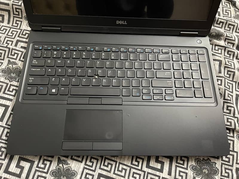 Dell precision 3520 core i5 7th generation 16gb ram 7