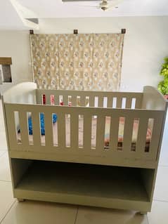 baby cot