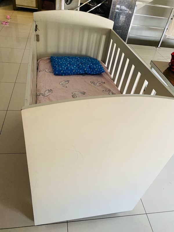 baby cot 2