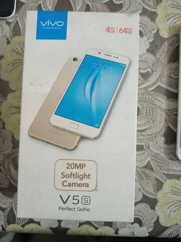 Vivo v5s (4/64) with box and original charger 0