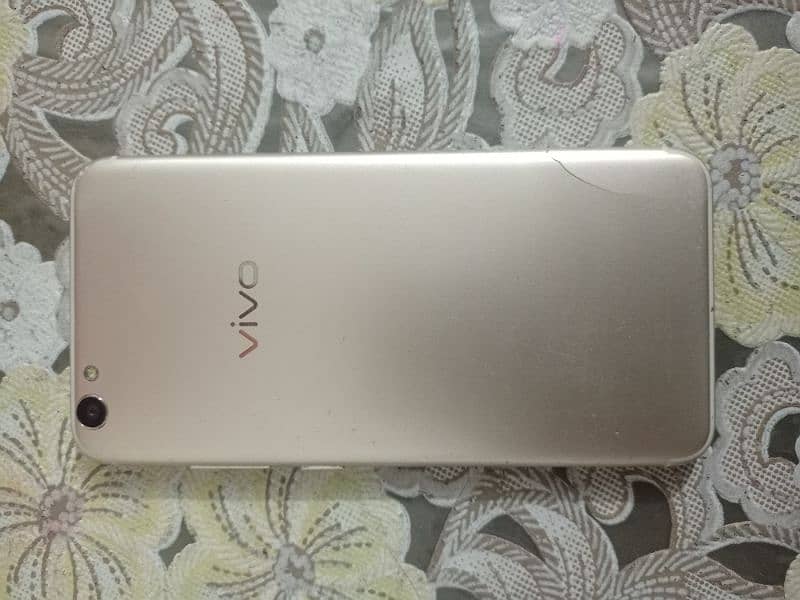 Vivo v5s (4/64) with box and original charger 3