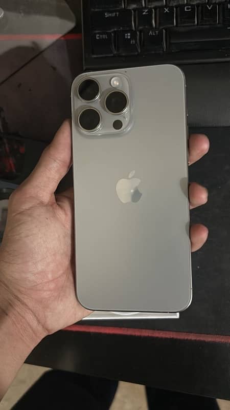 Iphone 15 pro max 0