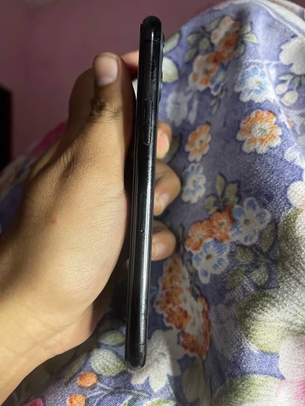 iphone 11 pro non PTA 4