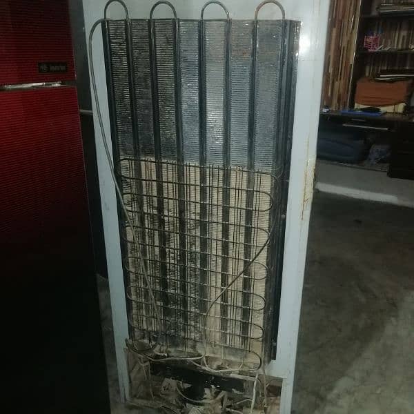 Medium Dawlance refrigerator for sale 5