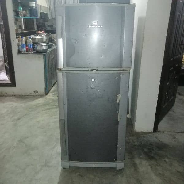 Medium Dawlance refrigerator for sale 6