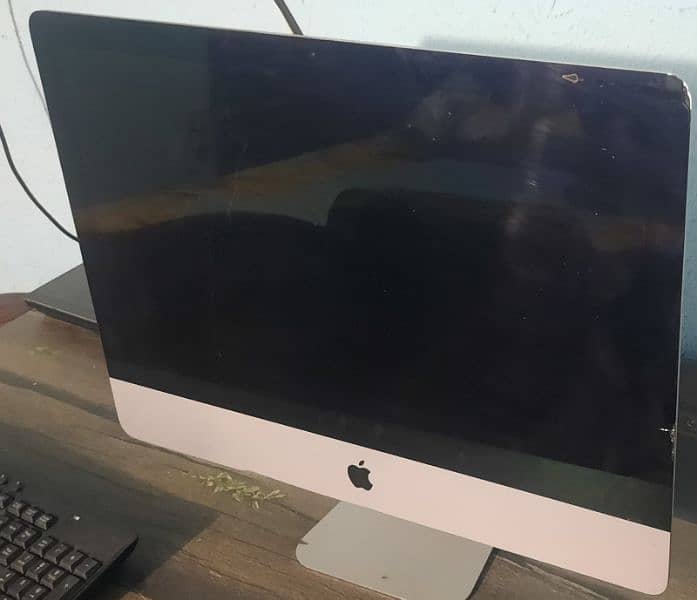 I Mac desktop computer 0