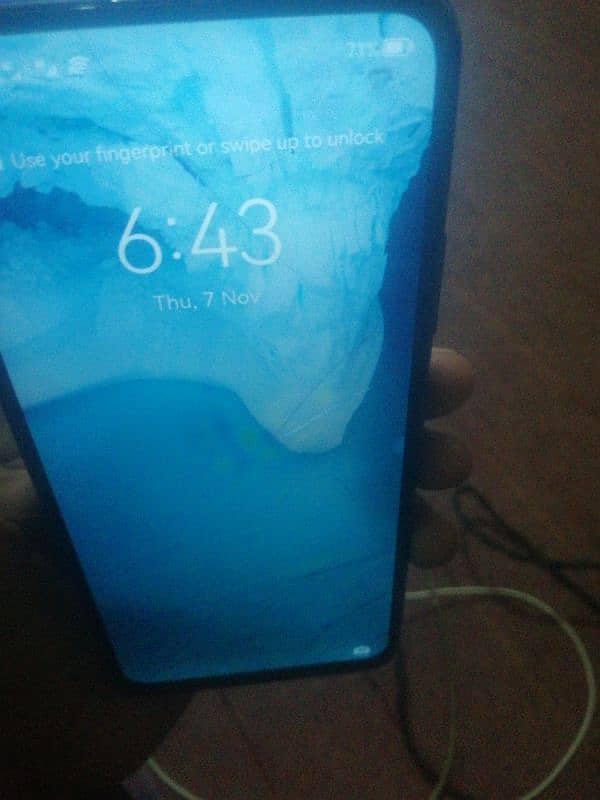 Huawei nova5t. 8/128. touch Halka sa crack hai. but working is good 4