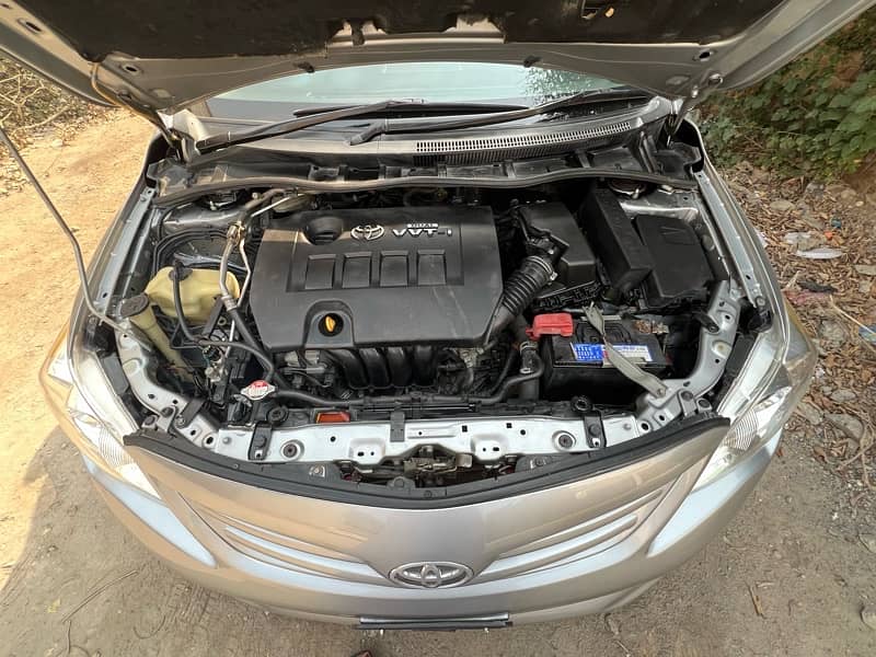 Toyota Corolla Altis 2013 8