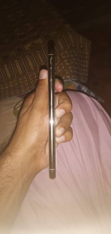 iPhone Xsmax 64GB PTA 3