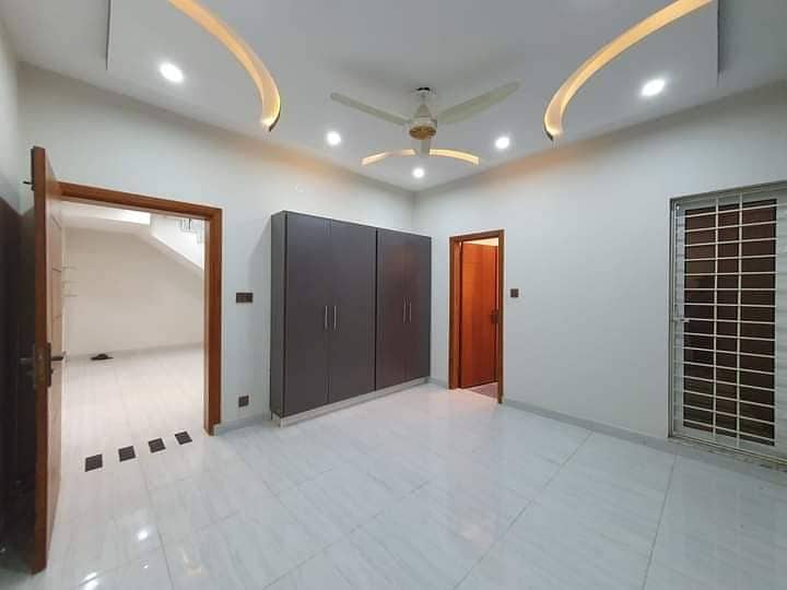 8 marla house for sale Mumtaz city 4