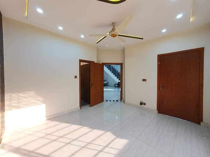 8 marla house for sale Mumtaz city 6