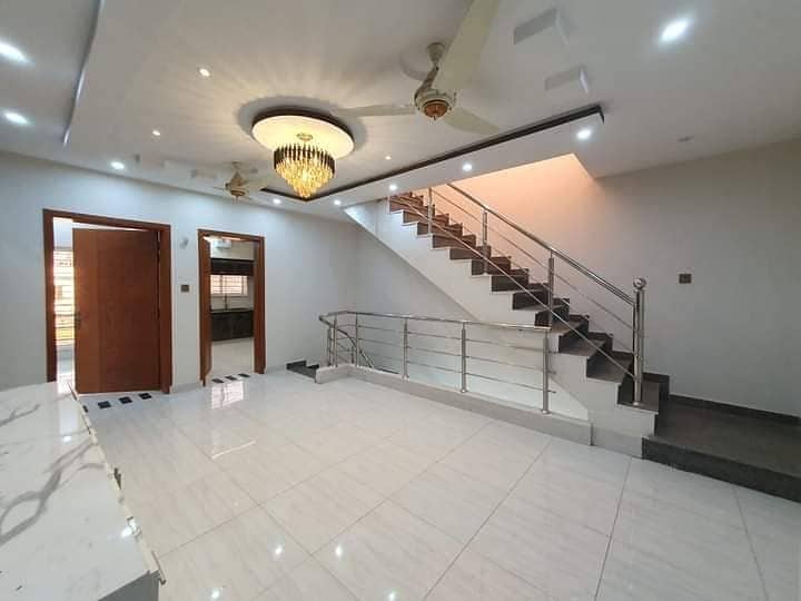 8 marla house for sale Mumtaz city 8