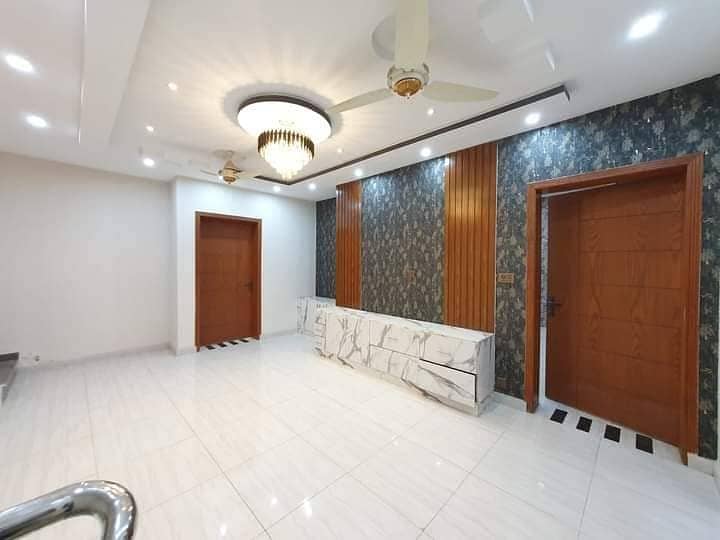 8 marla house for sale Mumtaz city 10