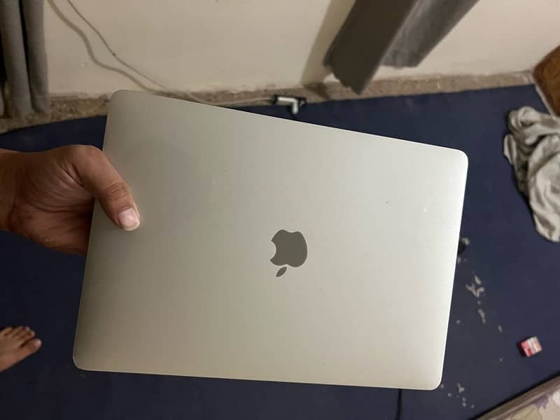 Macbook Air 2019 8/128 1