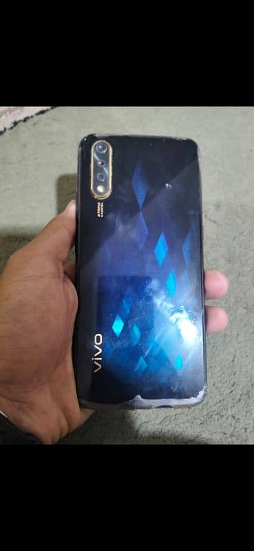 vivo s1 for sale confition 10 by 10 with box with caherger no open 1